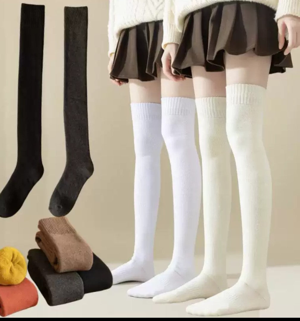 レディース秋冬用 裏起毛・厚手あったかロングソックス（オーバーニー / 防滑 / 膝保護）